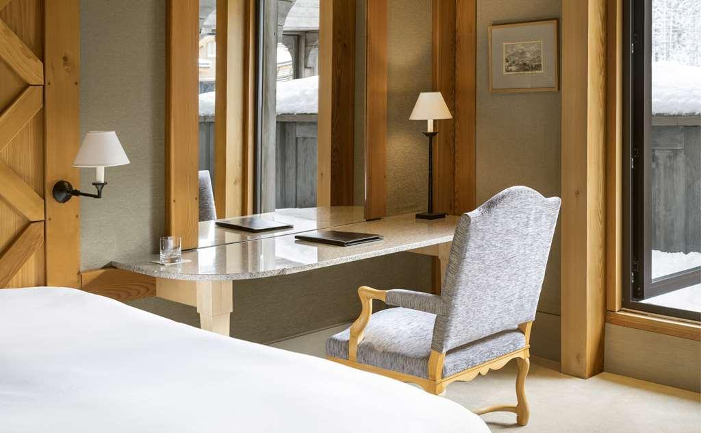 Aman Le Melezin Hotel Courchevel Room photo